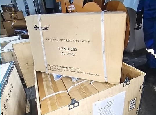 Batteries 12V 200AH pour grande capacité de stockage d'énergie électrique