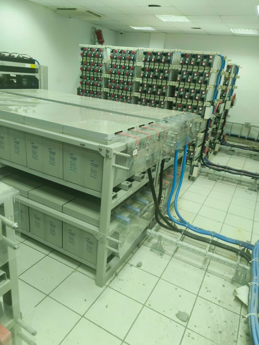 Batteries ENERSYS 2V 300AH & SHOTO 2V 3000AH