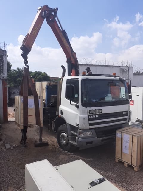 FOURNIR & INSTALLER GENSET & BATTERIES
