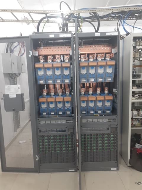Fournir Installer et mise en service des RECTIFIERS 210 KW pour DATA CENTER
